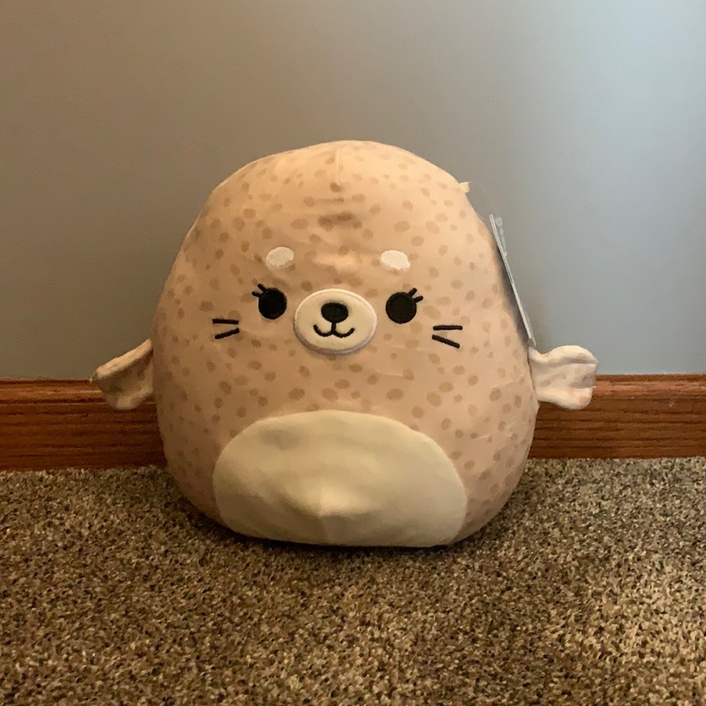 Lilou squishmallow